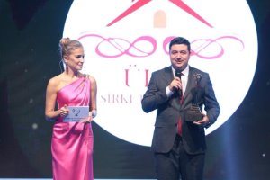 Yönetim Kurulu Başkanımız Serkan Ülkü Uluslararası Kariyer Ödülü Aldı