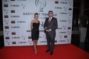 Yönetim Kurulu Başkanımız Serkan Ülkü Uluslararası Kariyer Ödülü Aldı